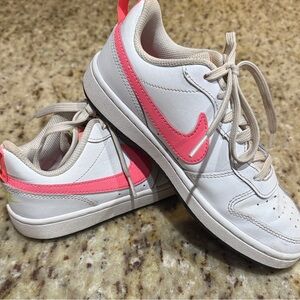 Nike Court Borough Low Sneakers 4Y